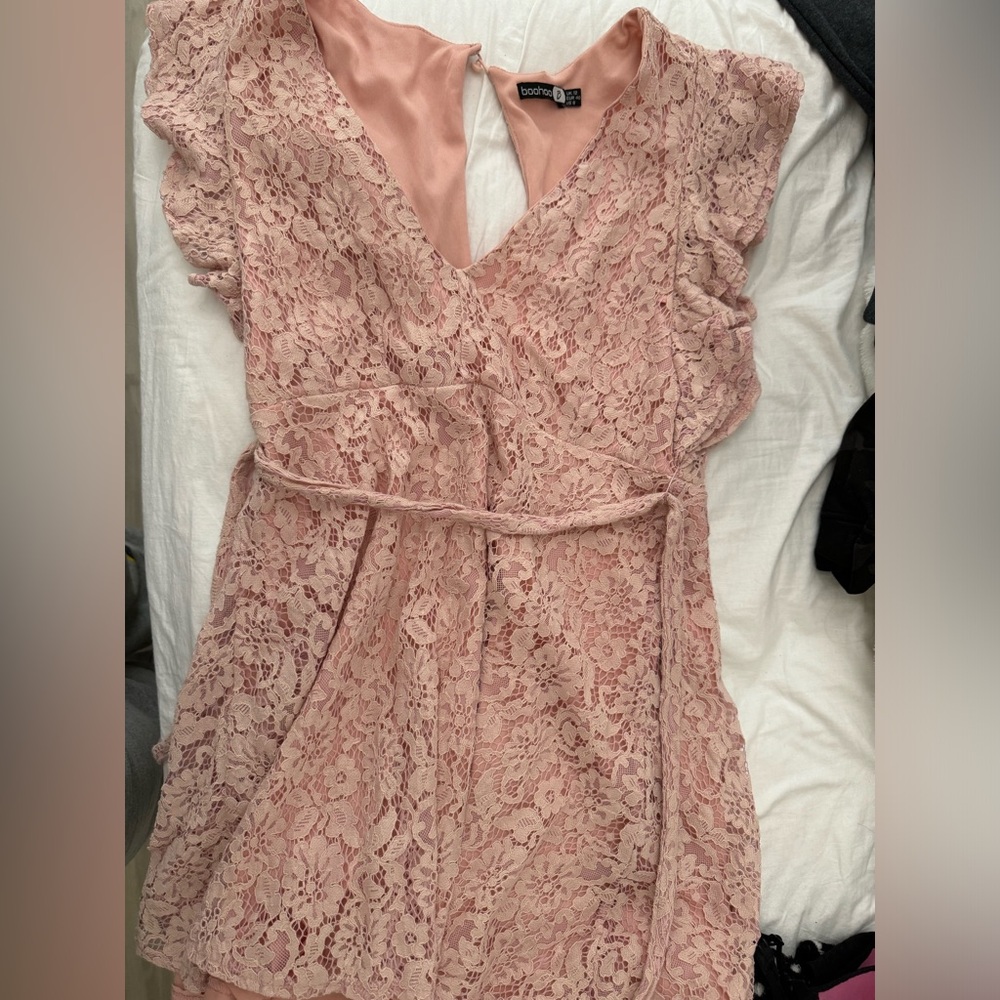 Boohoo pink lace dress